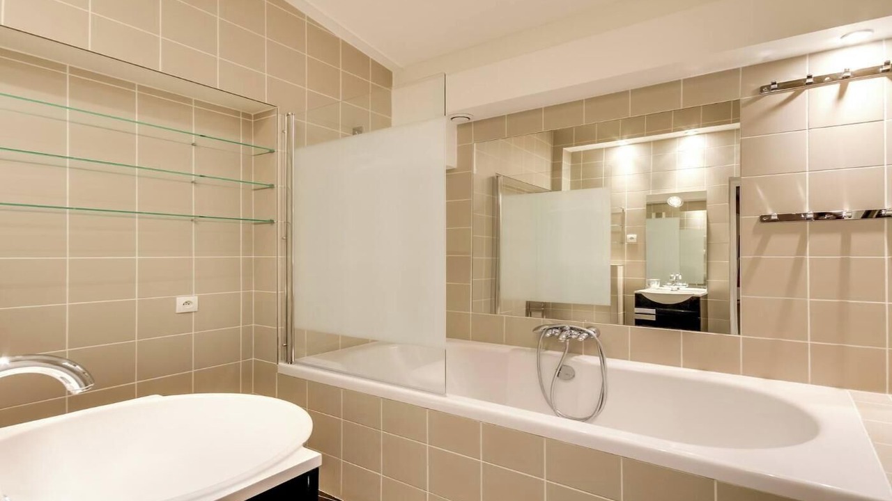 Photo of Bathroom in Sorbonne