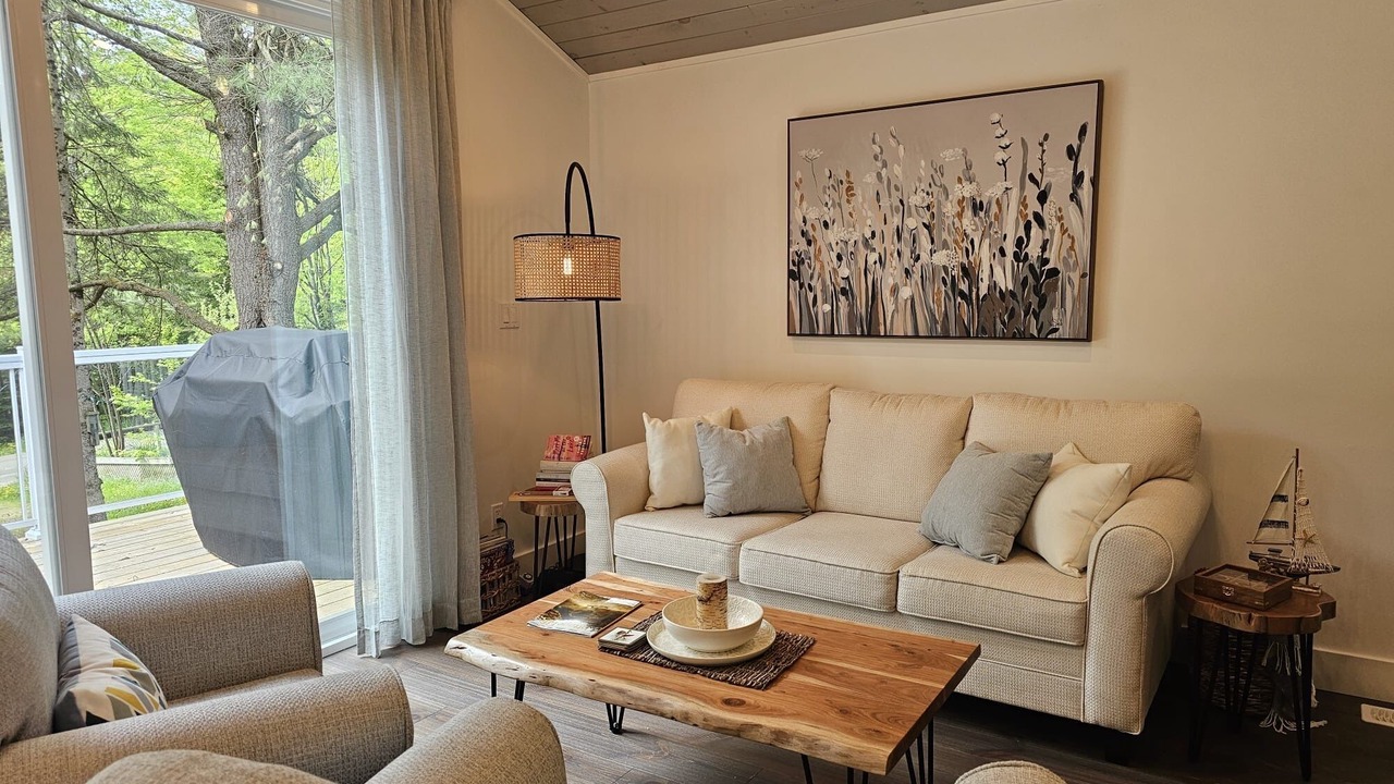 Photo of Livingroom in Bracebridge