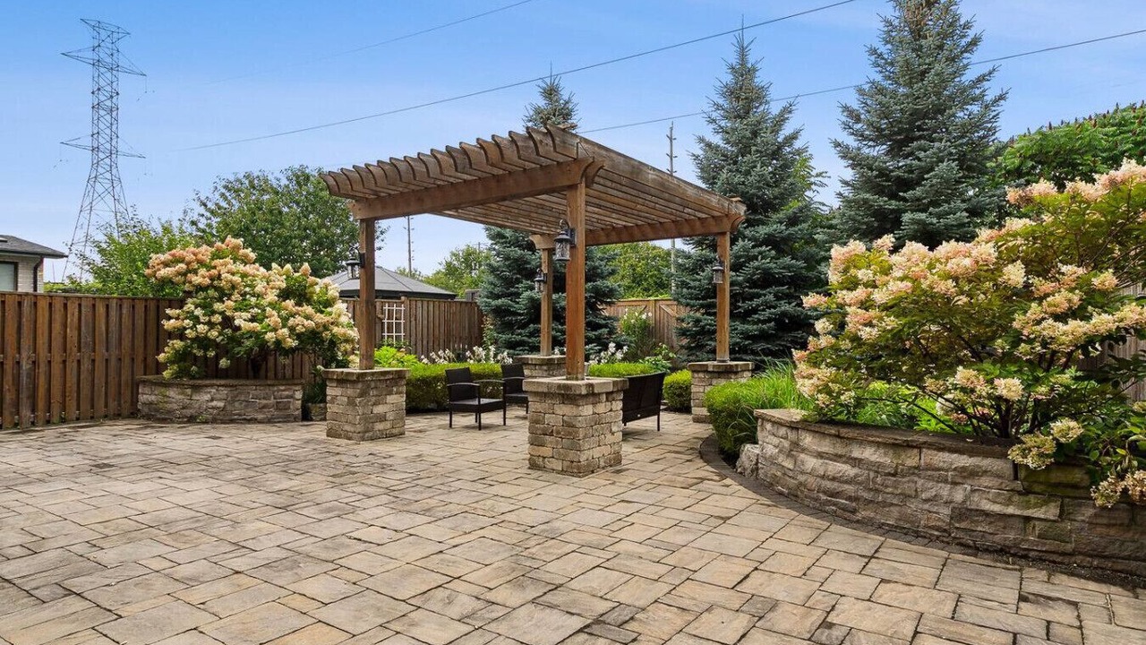 Photo of Patio Balcony in Applewood