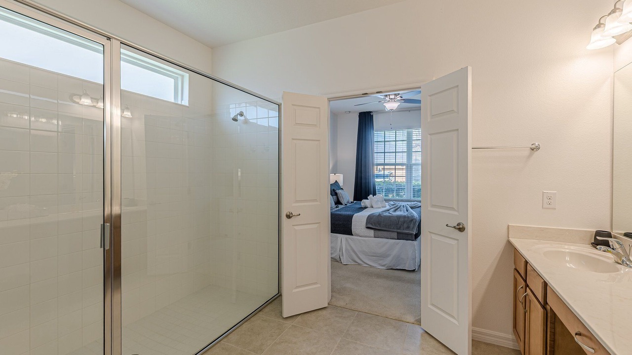 Photo of Bathroom in Watersong