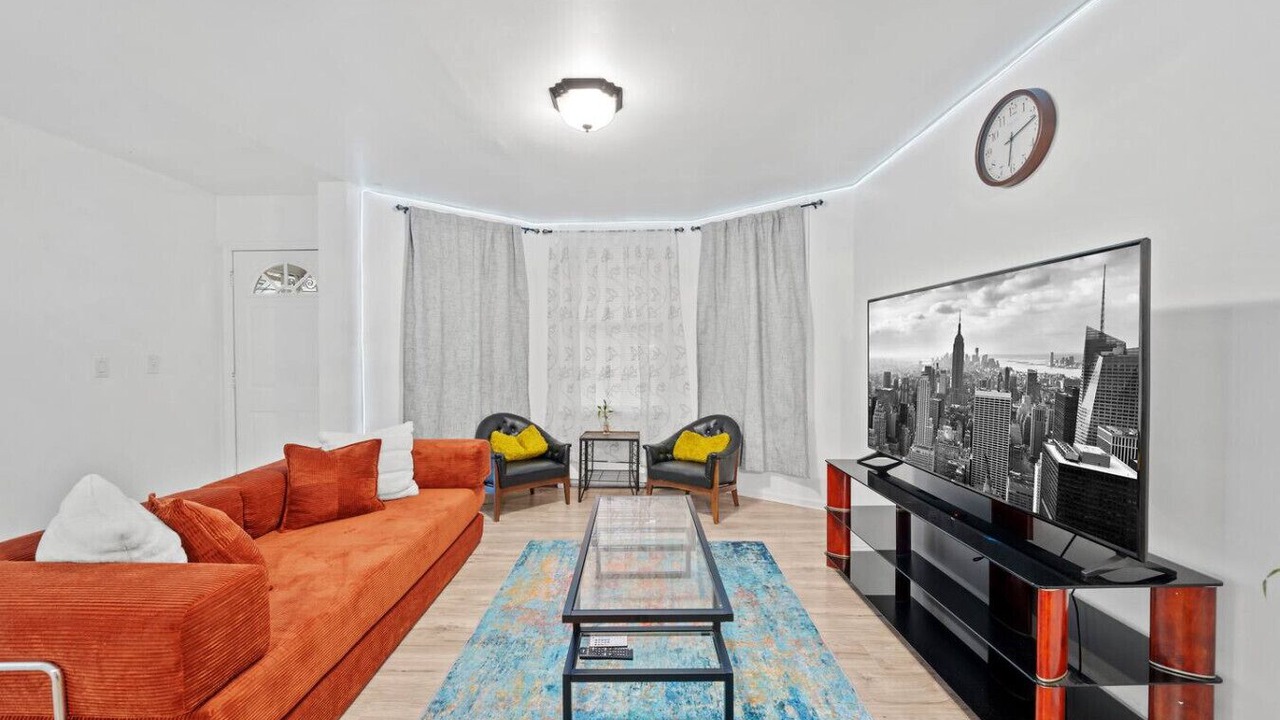 Photo of Livingroom in Constable Hook