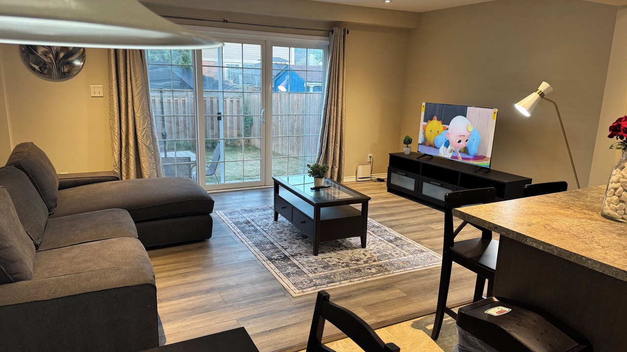 Photo of Livingroom in Grand River South