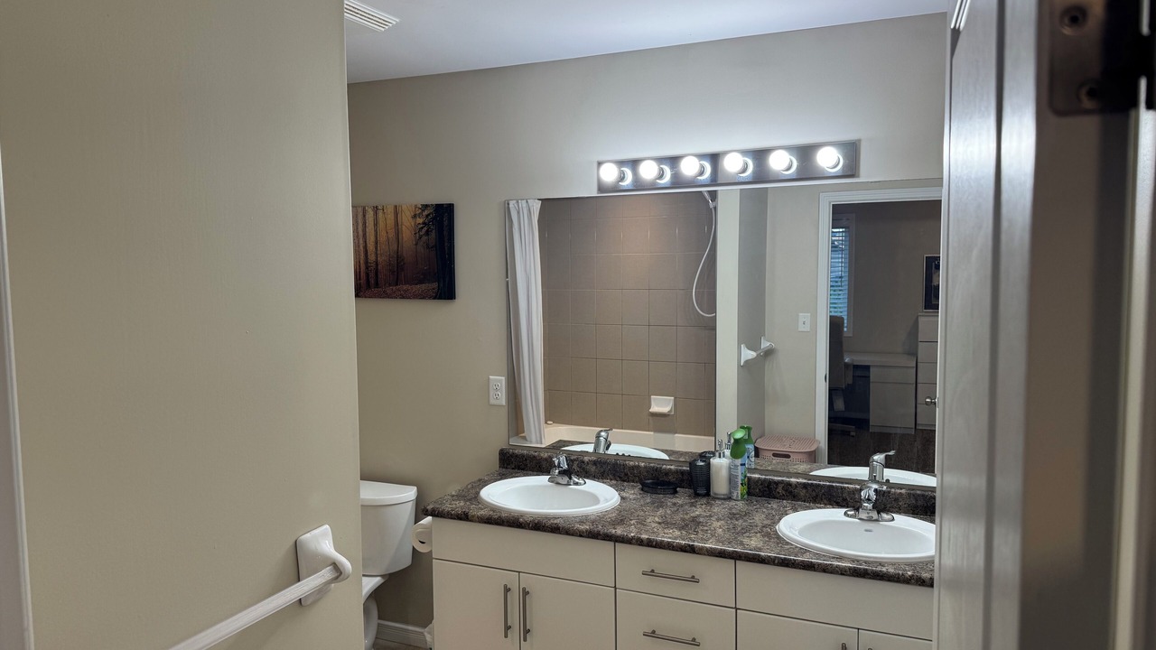 Photo of Bathroom in Grand River South