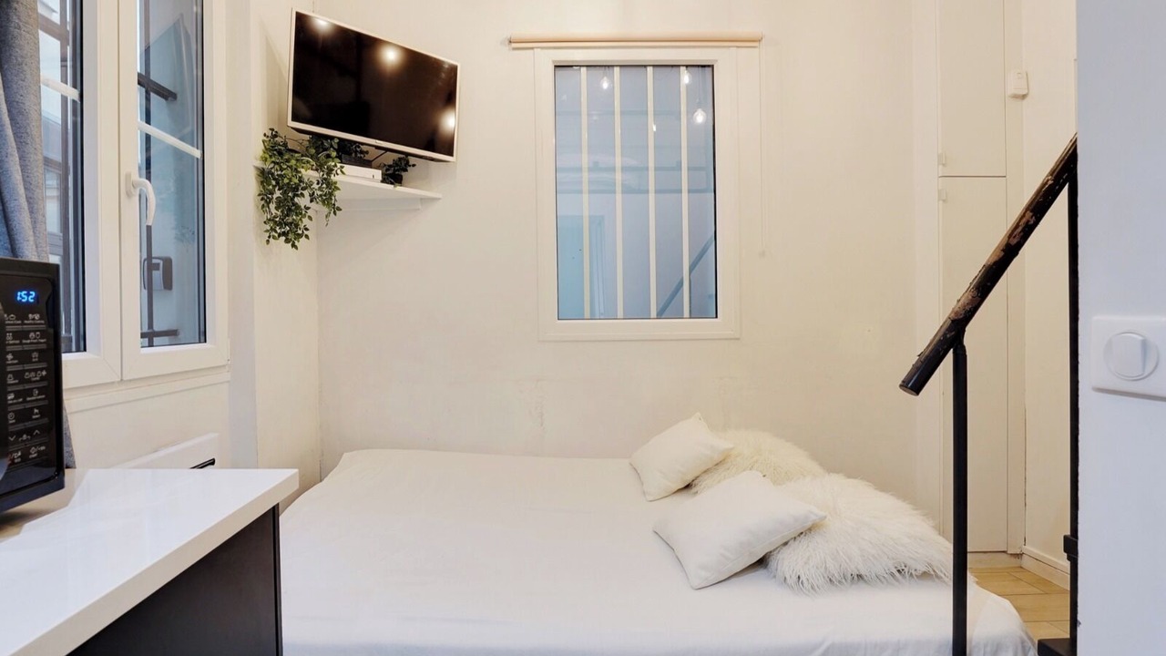 Photo of Bedroom in Hopital Saint-Louis