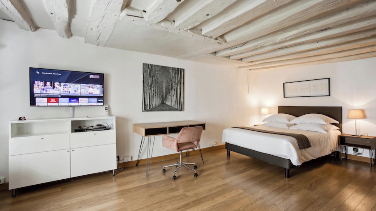 Photo of Bedroom in 3rd Arrondissement