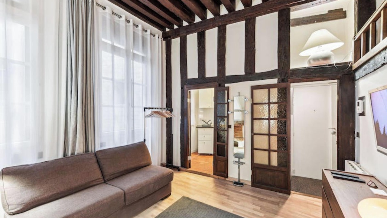 Photo of Livingroom in 1st Arrondissement