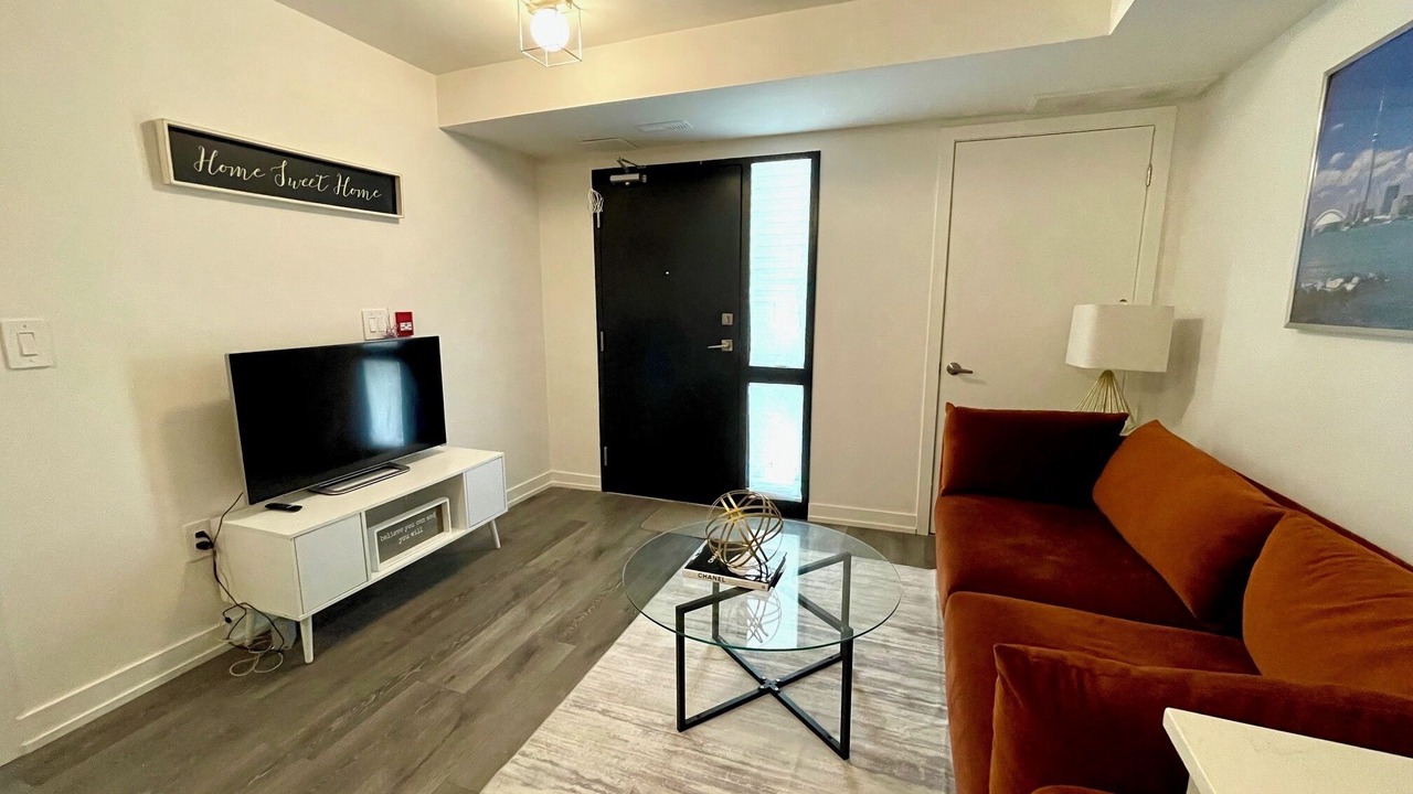 Photo of Livingroom in Clairlea
