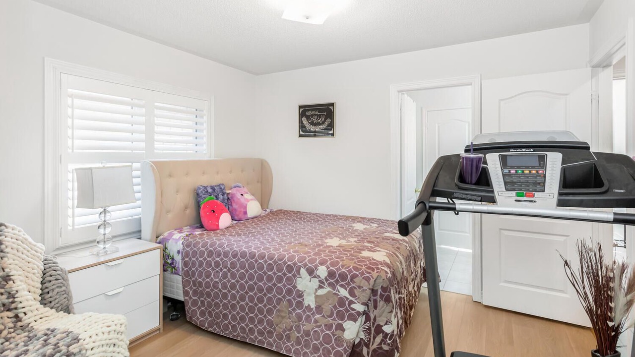 Photo of Bedroom in Halton Regional Municipality
