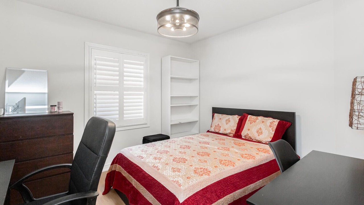 Photo of Bedroom in Halton Regional Municipality