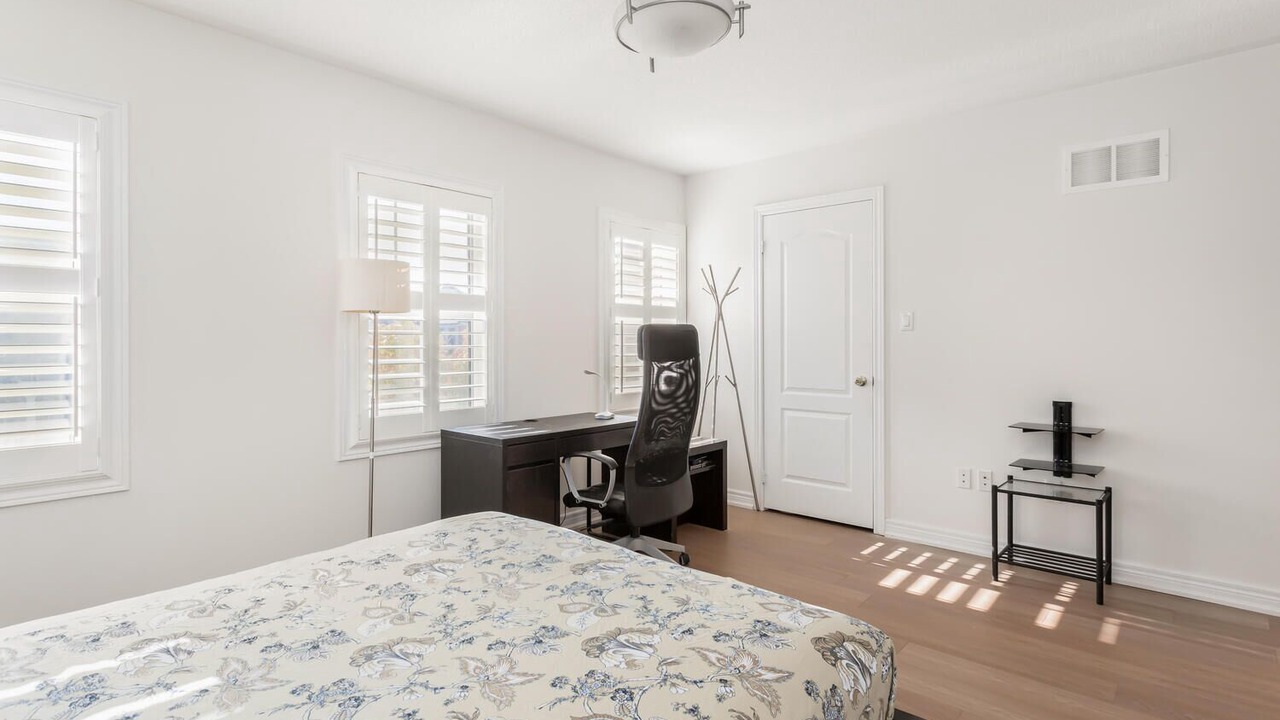 Photo of Bedroom in Halton Regional Municipality