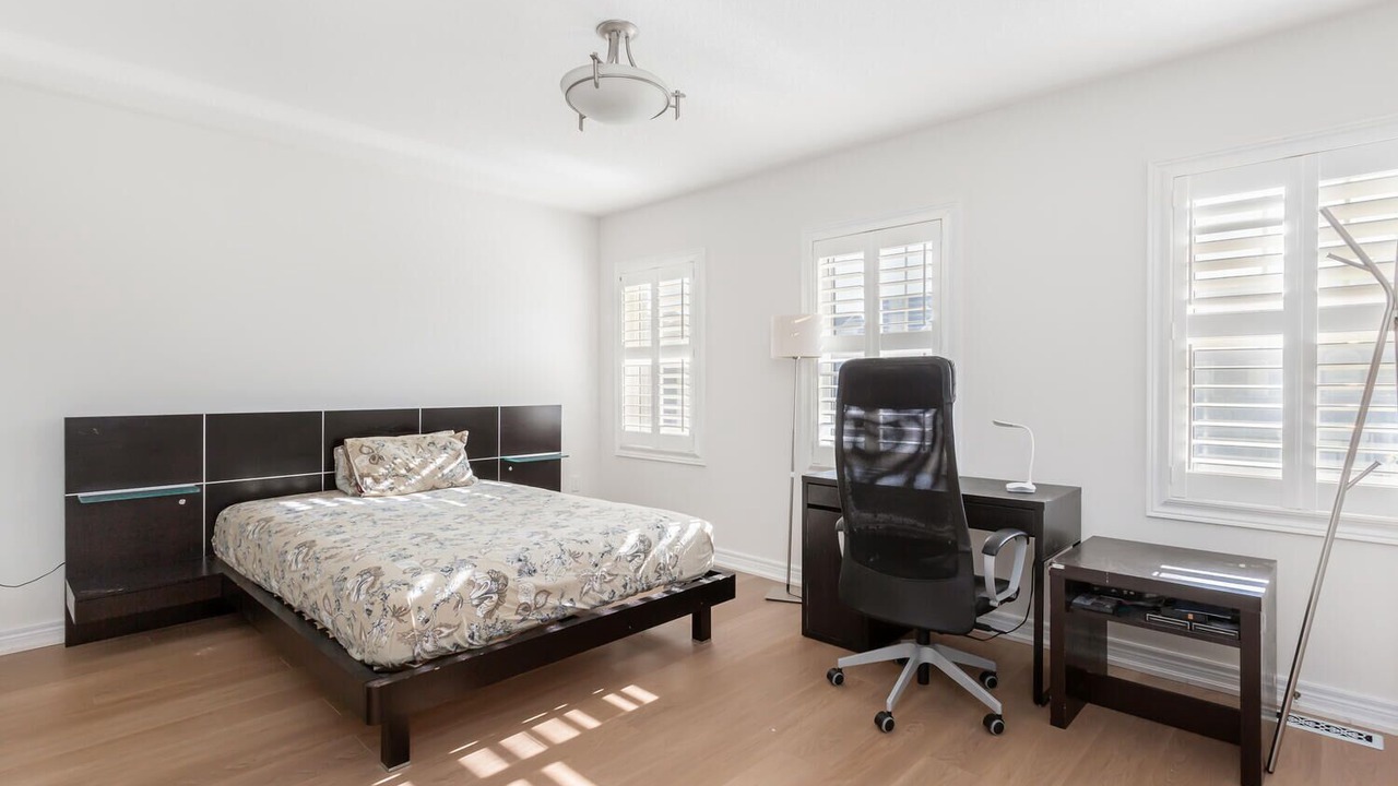 Photo of Bedroom in Halton Regional Municipality