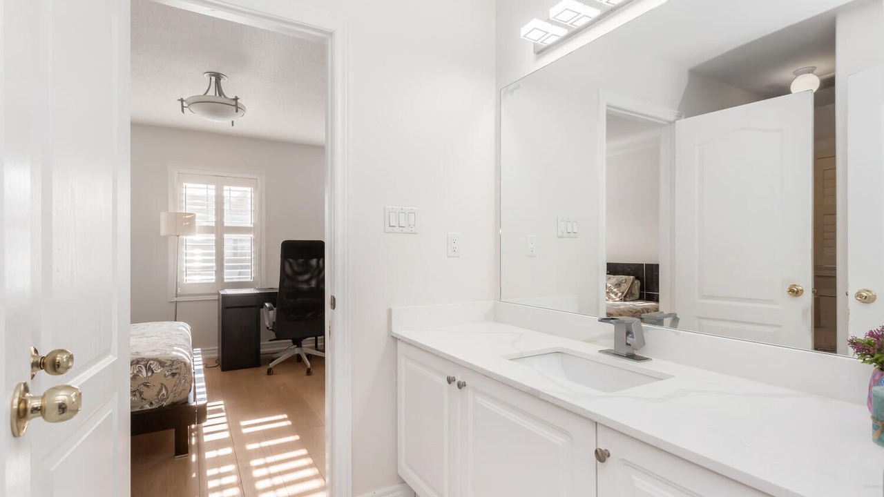 Photo of Bathroom in Halton Regional Municipality