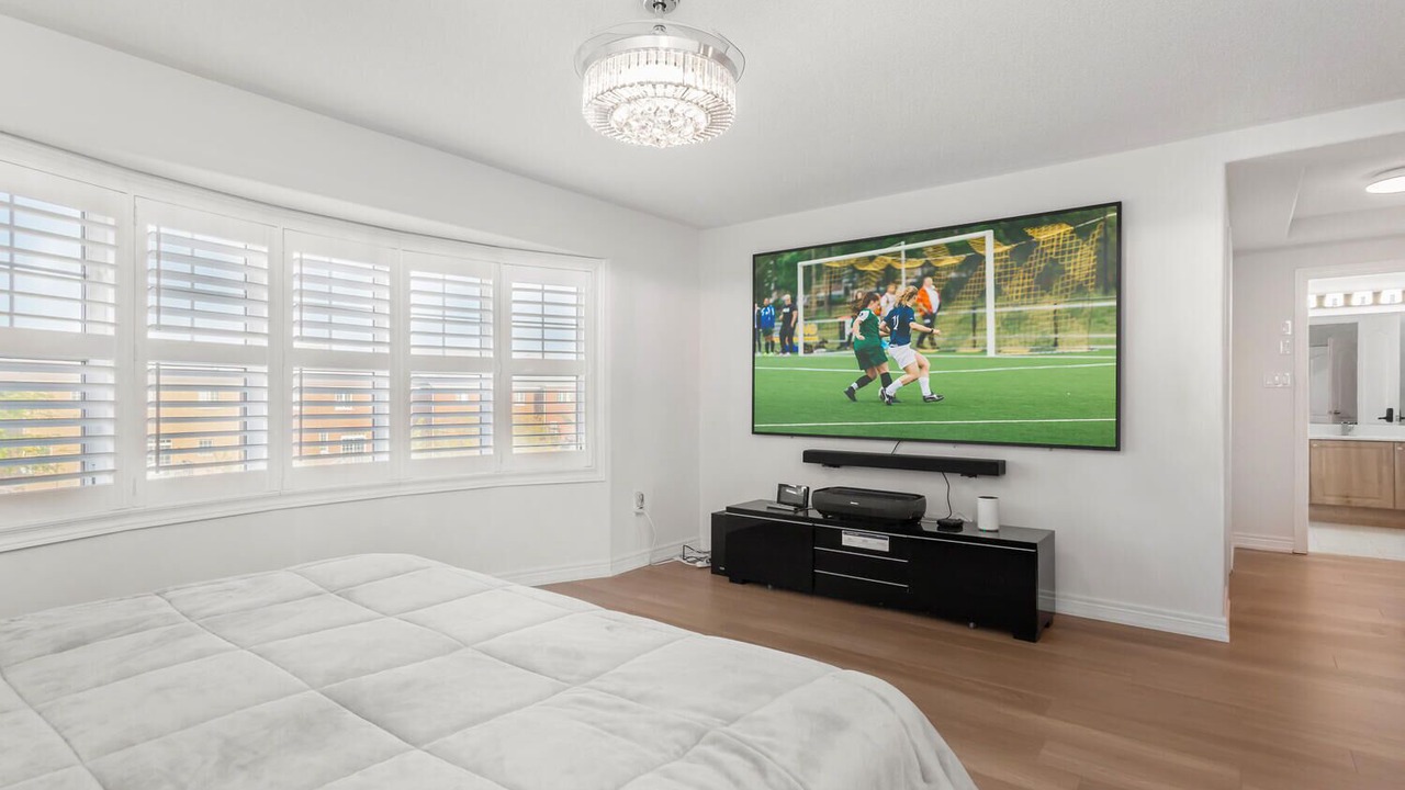 Photo of Bedroom in Halton Regional Municipality