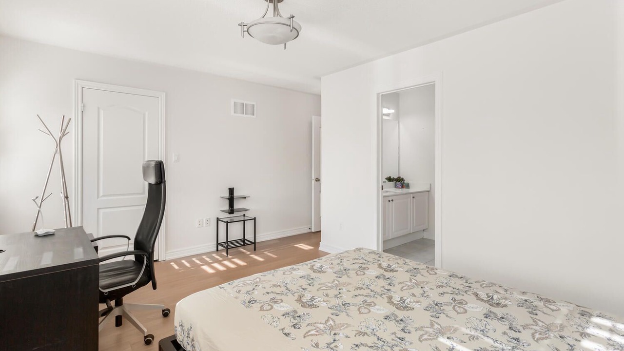 Photo of Bedroom in Halton Regional Municipality