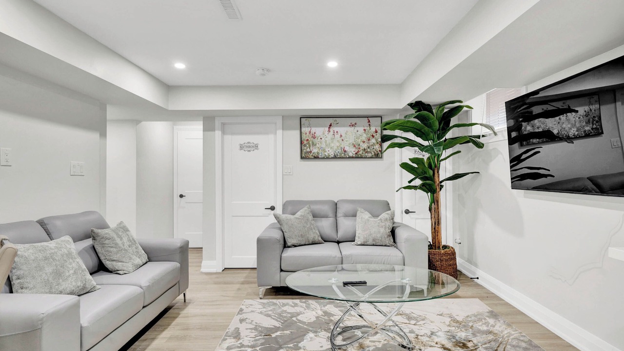 Photo of Livingroom in Caledon