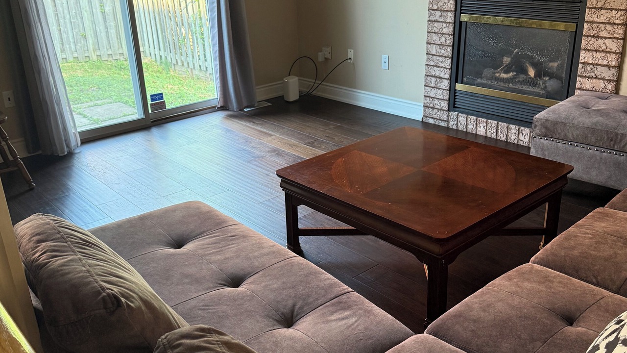 Photo of Livingroom in Brampton West