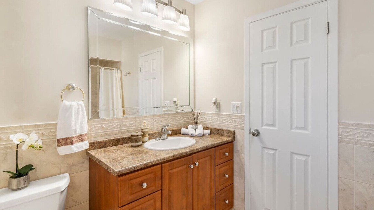 Photo of Bathroom in Applewood