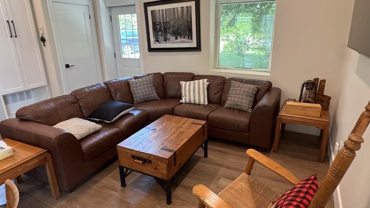 Photo of Livingroom in Burk's Falls