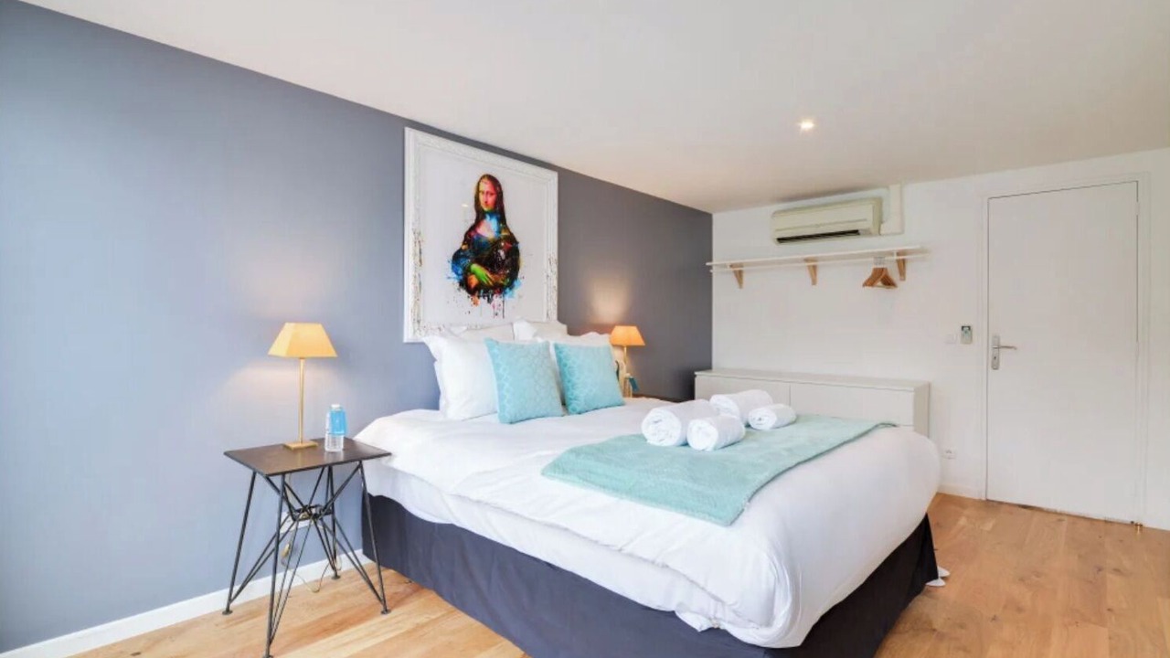 Photo of Bedroom in 9th Arrondissement