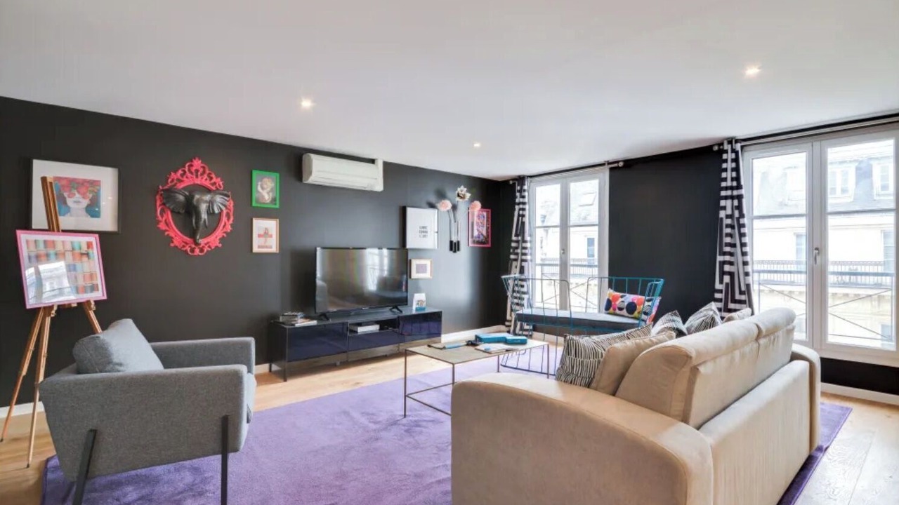 Photo of Livingroom in 9th Arrondissement