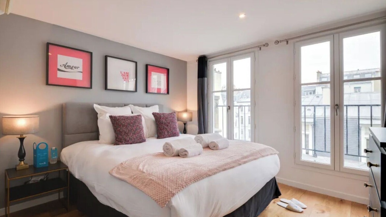 Photo of Bedroom in 9th Arrondissement