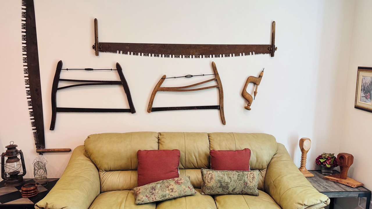 Photo of Livingroom in Burk's Falls