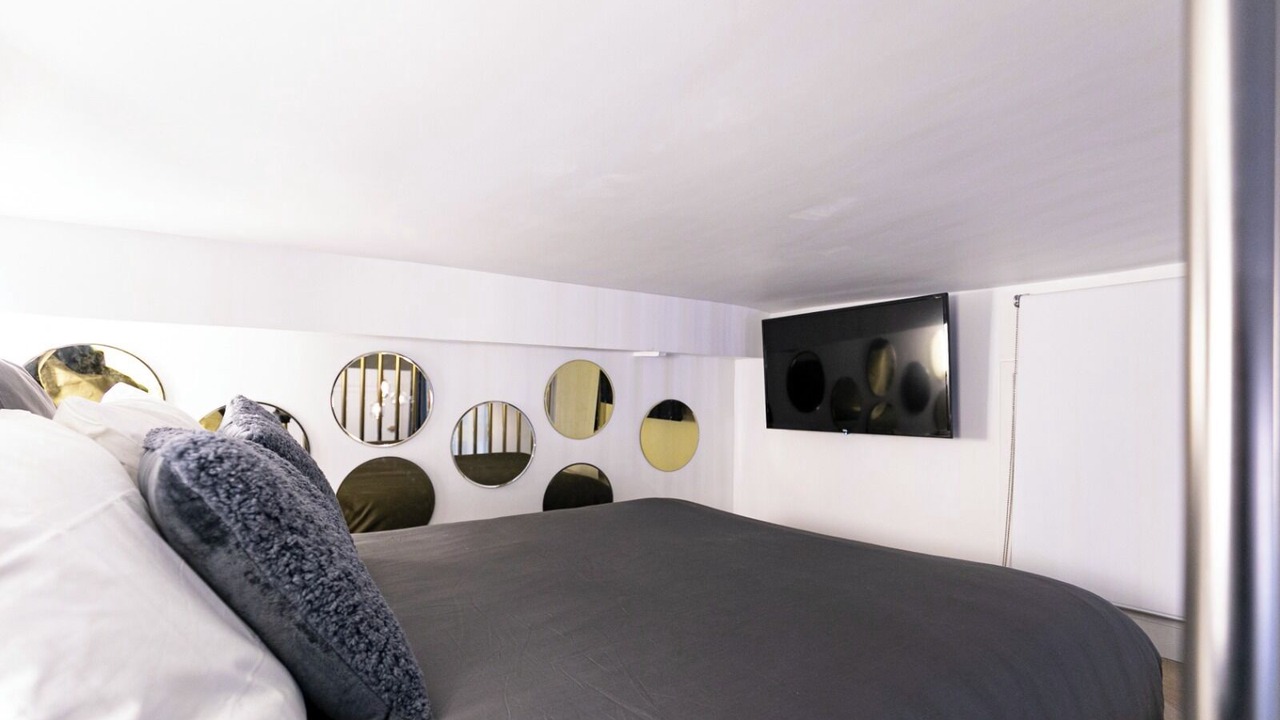 Photo of Bedroom in 4th Arrondissement