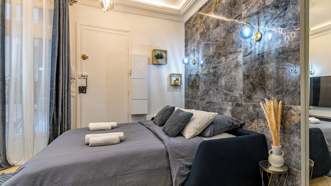 Photo of Bedroom in 4th Arrondissement