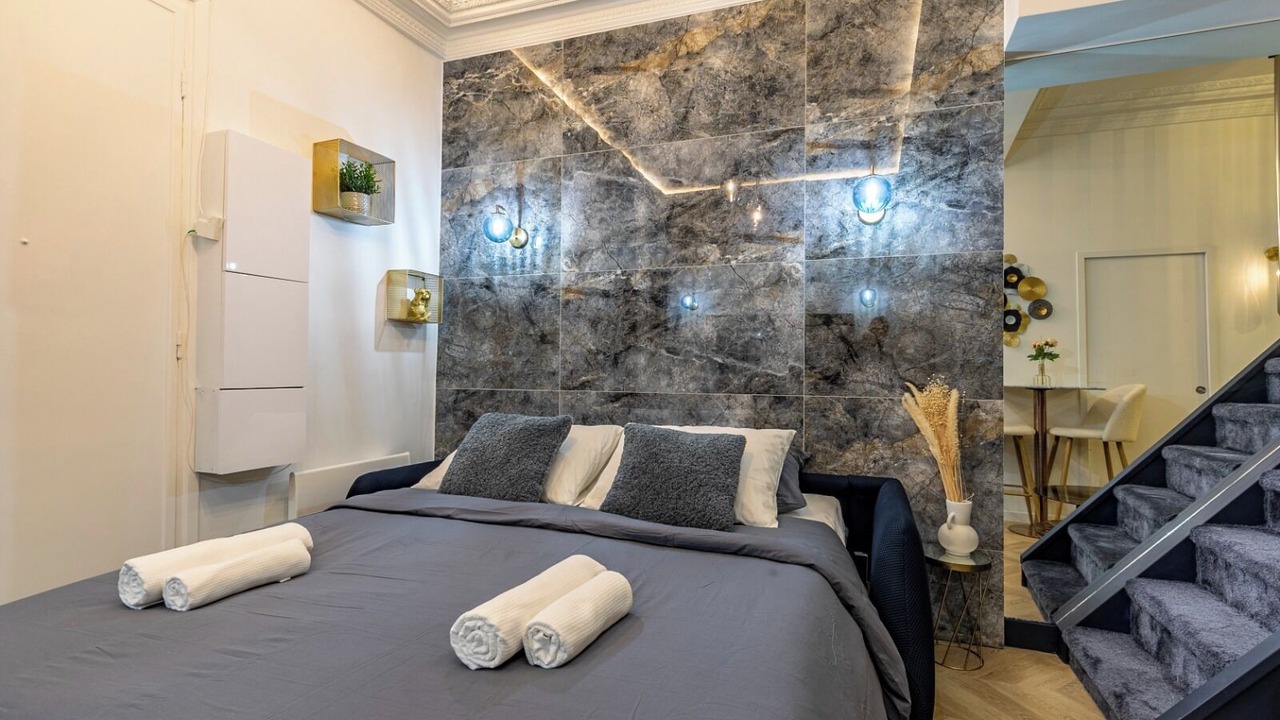 Photo of Bedroom in 4th Arrondissement