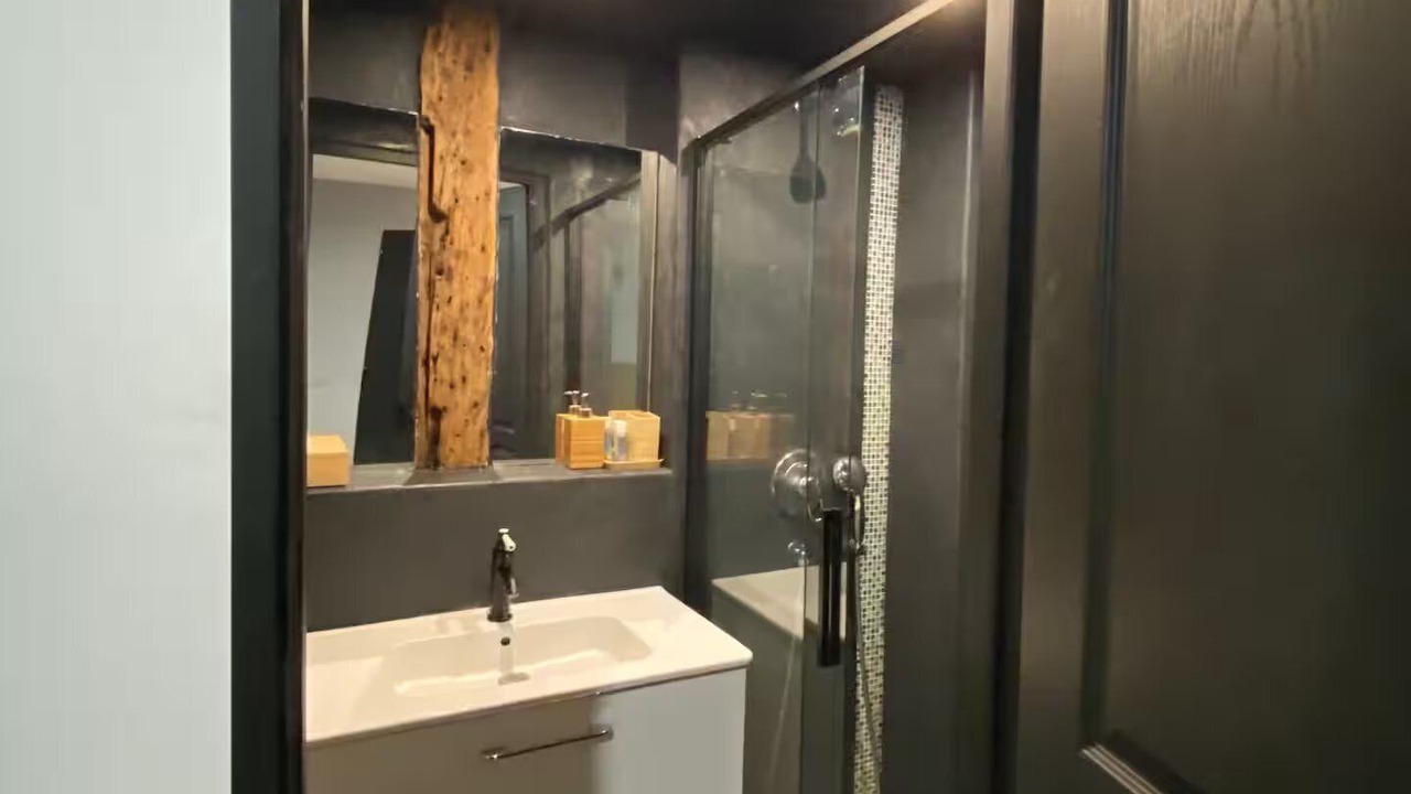 Photo of Bathroom in 4th Arrondissement