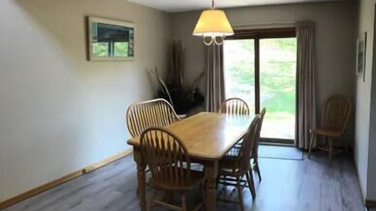 Photo of Livingroom in Honey Harbour
