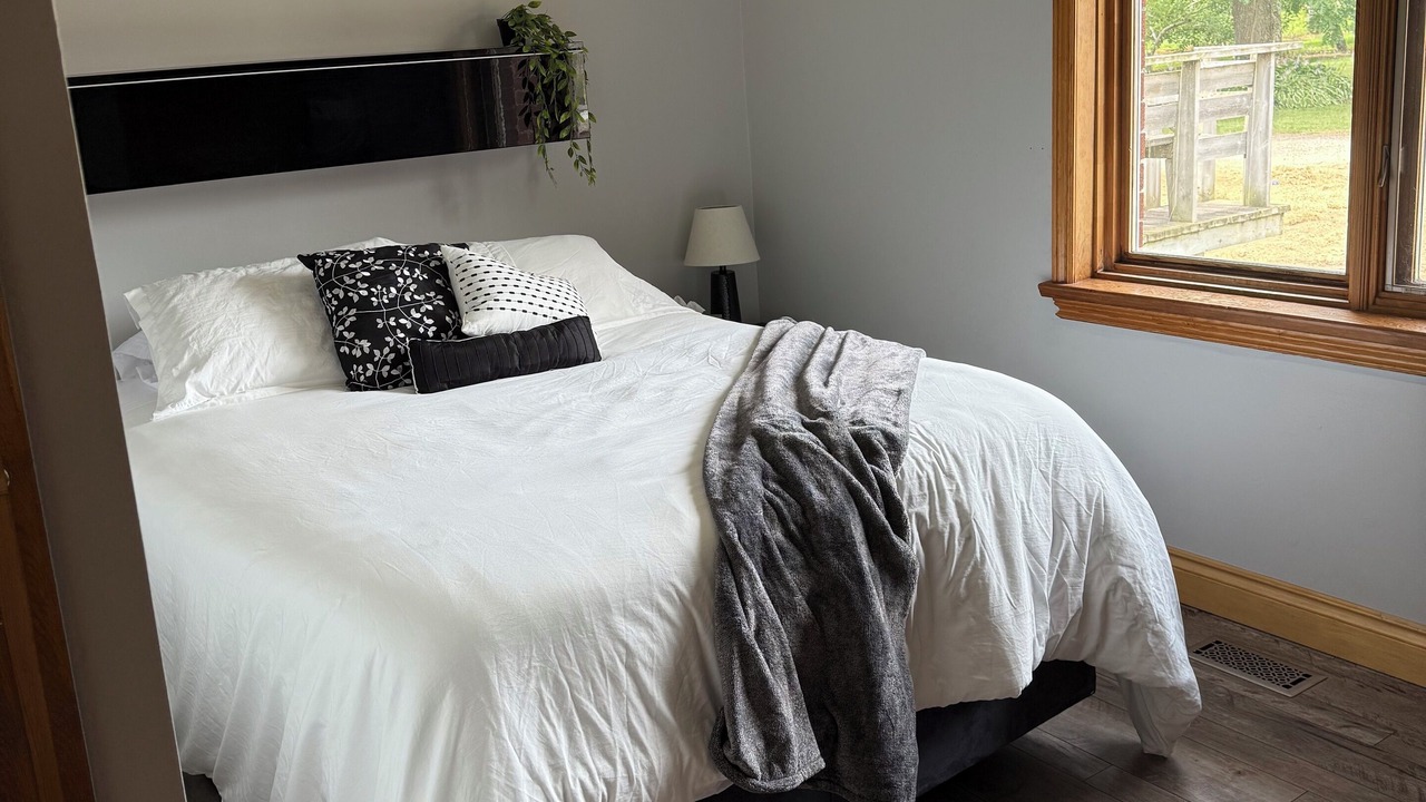 Photo of Bedroom in Elizabethtown-Kitley