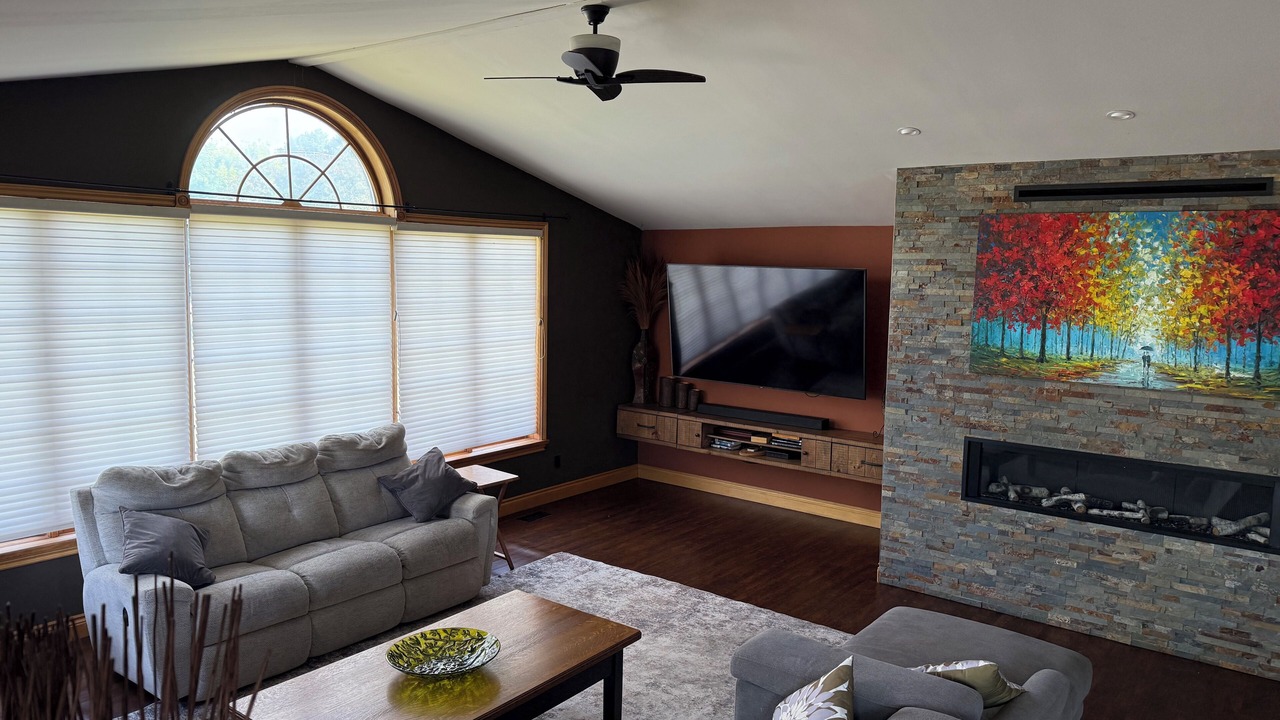 Photo of Livingroom in Elizabethtown-Kitley