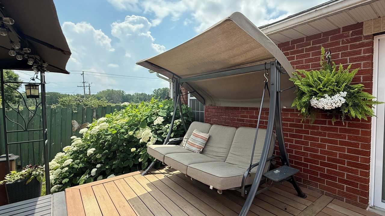 Photo of Patio Balcony in Elizabethtown-Kitley