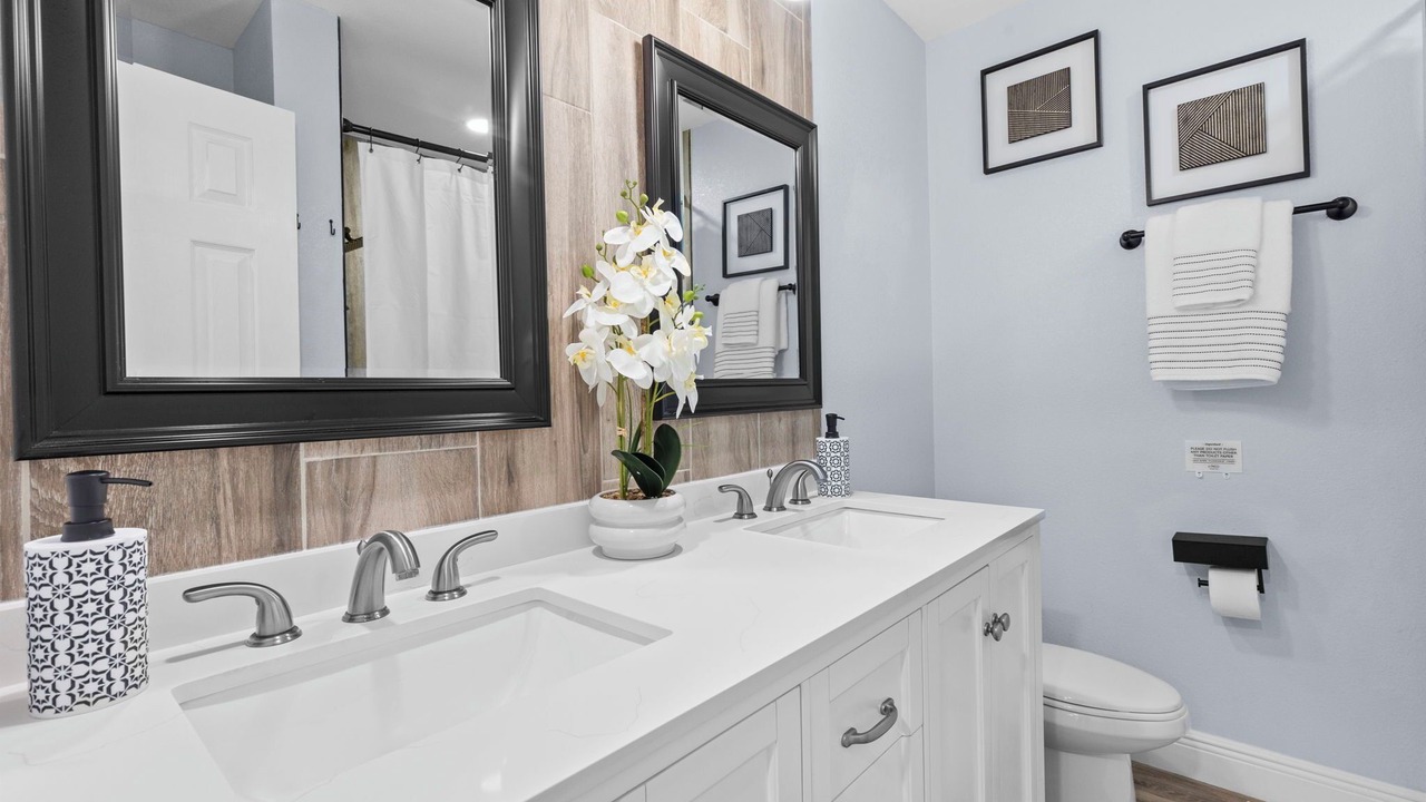 Photo of Bathroom in Orient Park