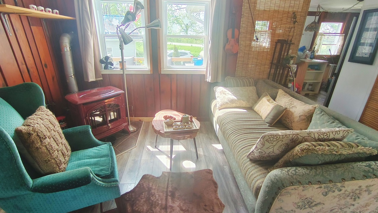 Photo of Livingroom in Ramara