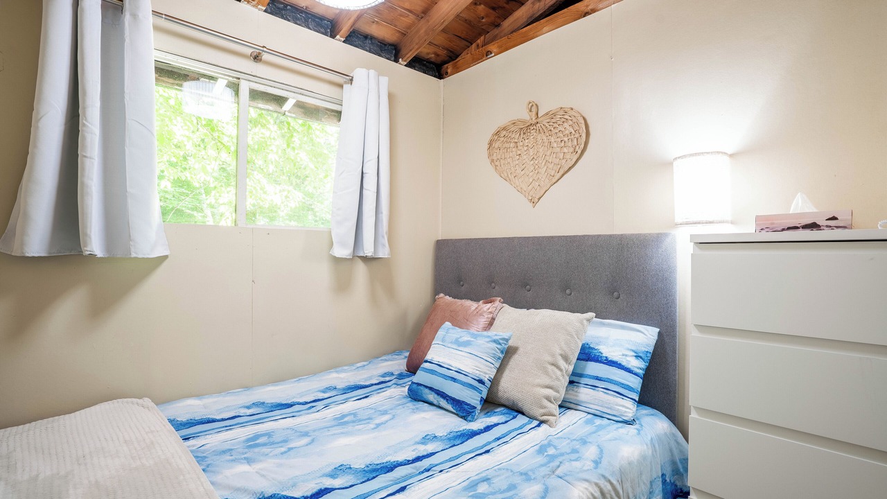 Photo of Bedroom in Sauble Beach