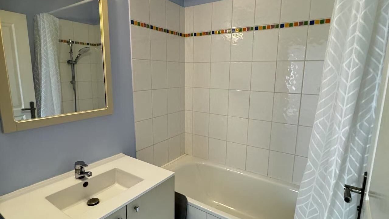 Photo of Bathroom in Esbly
