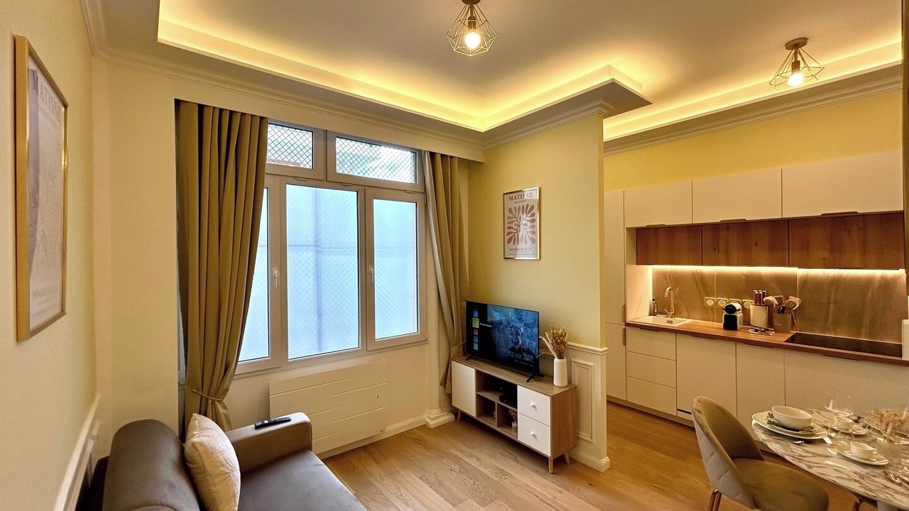 Photo of Livingroom in 15th Arrondissement