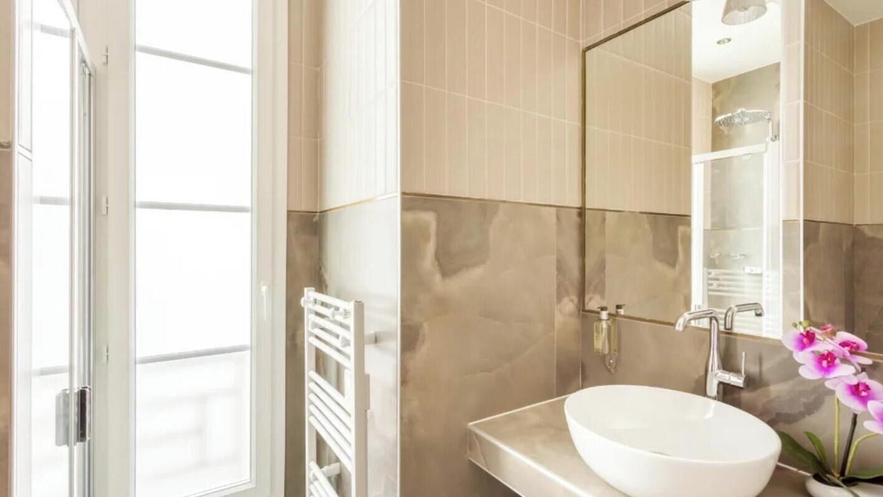 Photo of Bathroom in Chaussee-d'Antin