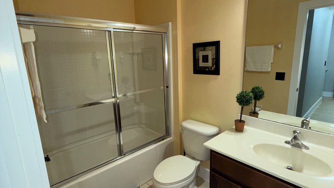 Photo of Bathroom in Seasons