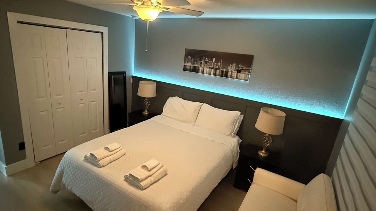 Photo of Bedroom in Seasons