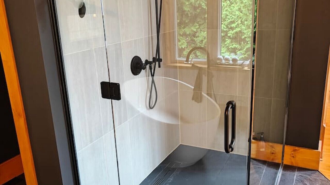 Photo of Bathroom in Tobermory