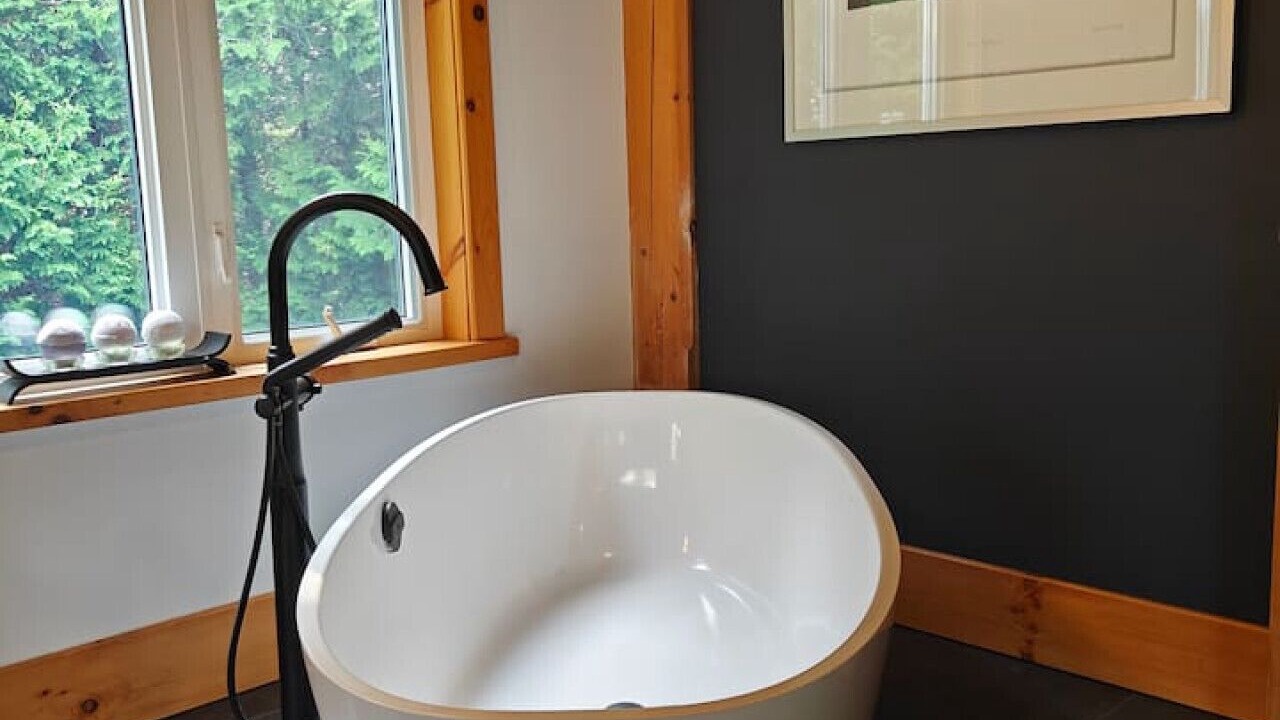 Photo of Bathroom in Tobermory