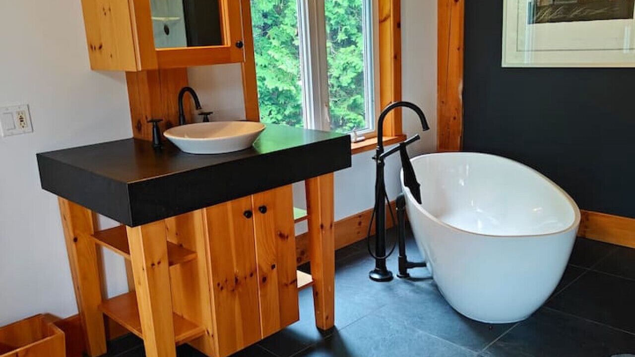 Photo of Bathroom in Tobermory