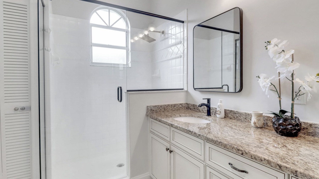 Photo of Bathroom in Central Naples