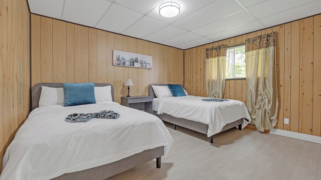 Photo of Bedroom in Coboconk