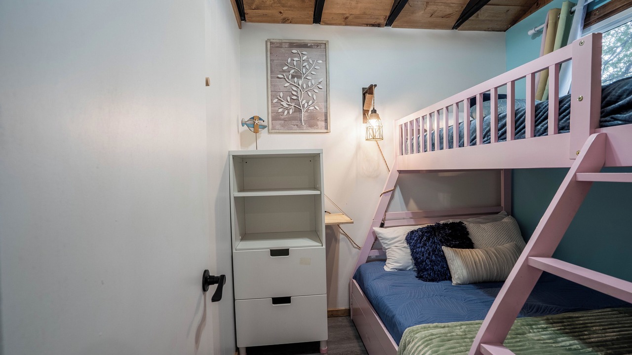Photo of Bedroom in Sauble Beach
