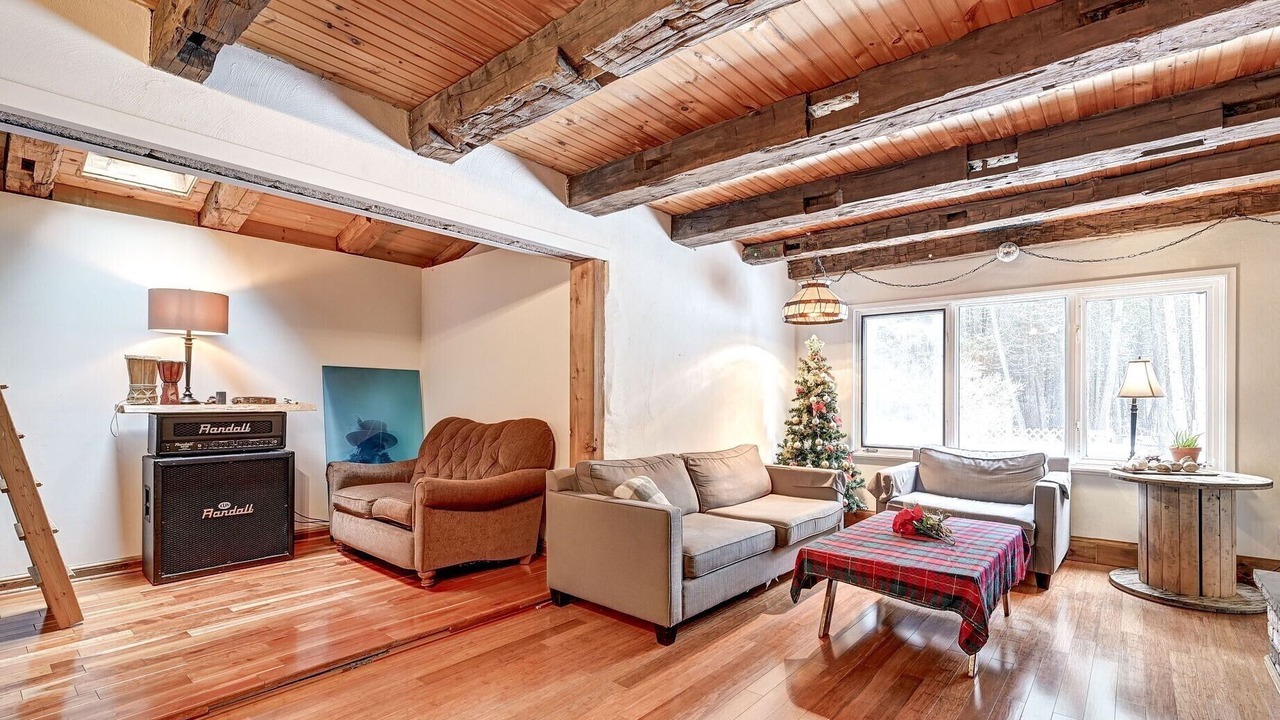 Photo of Livingroom in Chatsworth