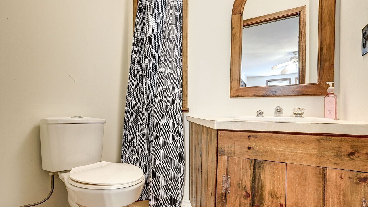 Photo of Bathroom in Chatsworth